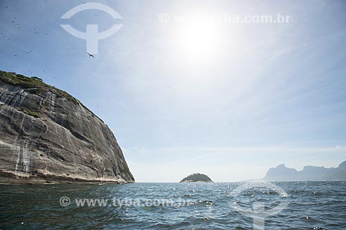  Assunto: Ilha Cagarra - à esquerda - com a Ilha Palmas ao fundo - parte do Monumento Natural das Ilhas Cagarras / Local: Rio de Janeiro (RJ) - Brasil / Data: 11/2013 