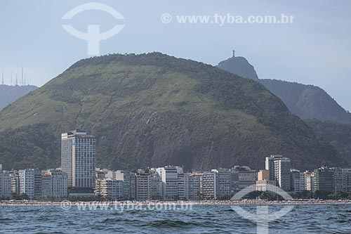  Assunto: Praia de Copacabana com Morro dos Cabritos e o Cristo Redentor (1931) ao fundo / Local: Copacabana - Rio de Janeiro (RJ) - Brasil / Data: 11/2013 