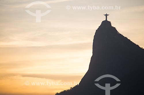  Assunto: Vista do pôr do sol no Cristo Redentor (1931) / Local: Rio de Janeiro (RJ) - Brasil / Data: 11/2013 