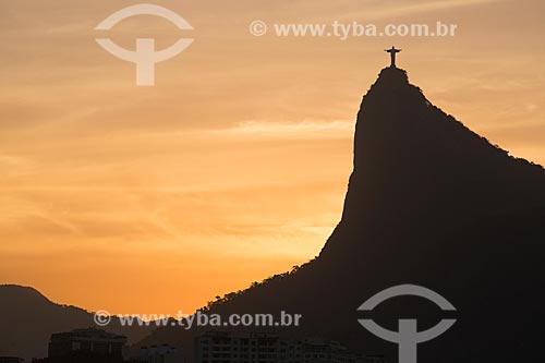  Assunto: Vista do pôr do sol no Cristo Redentor (1931) / Local: Rio de Janeiro (RJ) - Brasil / Data: 11/2013 