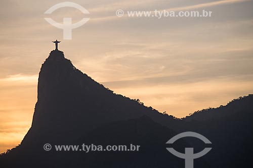  Assunto: Vista do pôr do sol no Cristo Redentor (1931) / Local: Rio de Janeiro (RJ) - Brasil / Data: 11/2013 