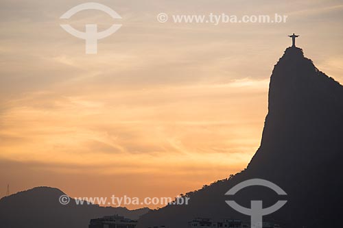  Assunto: Vista do pôr do sol no Cristo Redentor (1931) / Local: Rio de Janeiro (RJ) - Brasil / Data: 11/2013 