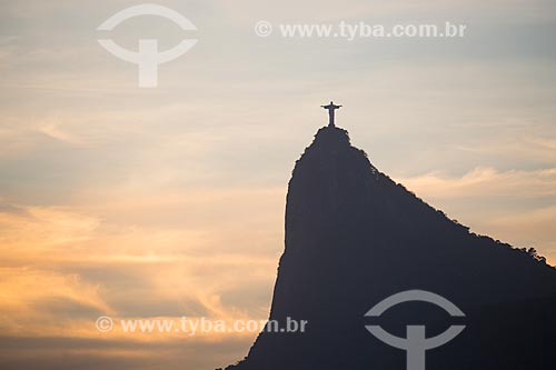  Assunto: Vista do pôr do sol no Cristo Redentor (1931) / Local: Rio de Janeiro (RJ) - Brasil / Data: 11/2013 