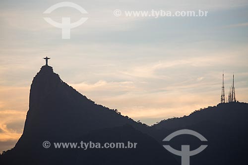  Assunto: Vista do pôr do sol no Cristo Redentor (1931) / Local: Rio de Janeiro (RJ) - Brasil / Data: 11/2013 