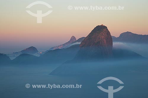  Vista do Pão de Açúcar à partir do Morro do Pico   - Niterói - Rio de Janeiro - Brasil