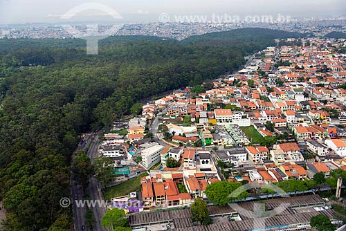  Assunto: Vista aérea de casas nas margens do Parque do Carmo  / Local: Itaquera - São Paulo (SP) - Brasil / Data: 10/2013 