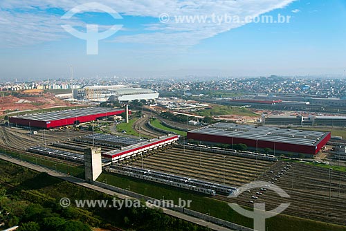  Assunto: Vista aérea do pátio de manobras e manutenção do metrô Itaquera - obra de construção do estádio Arena Corinthians ao fundo / Local: Itaquera - São Paulo (SP) - Brasil / Data: 06/2013 