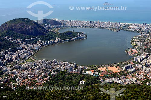  Assunto: Foto aérea da Lagoa Rodrigo de Freitas com o Monumento Natural das Ilhas Cagarras ao fundo / Local: Lagoa - Rio de Janeiro (RJ) - Brasil / Data: 11/2013 