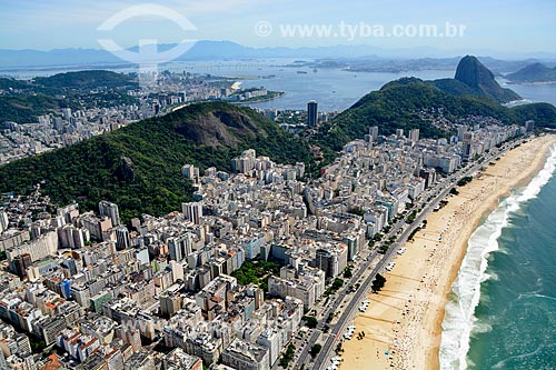  Assunto: Foto aérea da Praia de Copacabana com a Praia do Leme e Pão de Açúcar ao fundo / Local: Copacabana - Rio de Janeiro (RJ) - Brasil / Data: 11/2013 