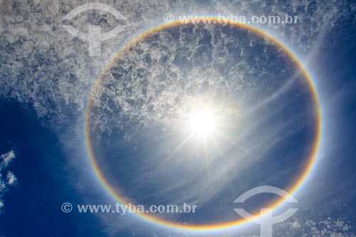  Assunto: Halo solar  / Local: Porto Velho - Rondônia (RO) - Brasil / Data: 11/2013 