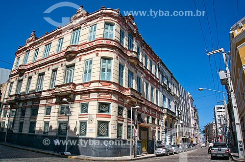  Assunto: Edifício antigo na Rua Madre de Deus esquina com avenida Marquês de Olinda / Local: Recife - Pernambuco (PE) - Brasil / Data: 11/2013 