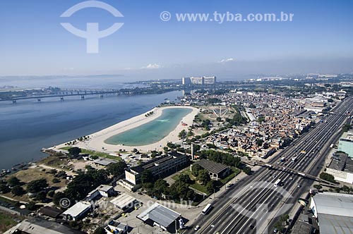  Assunto: Vista aérea do Piscinão de Ramos com Avenida Brasil ao lado / Local: Ramos - Rio de Janeiro (RJ) - Brasil / Data: 06/2009 