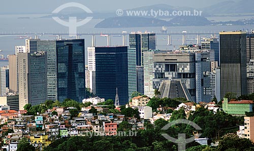  Assunto: Vista do centro do Rio de Janeiro com Ponte Rio-Niterói ao fundo / Local: Rio de Janeiro (RJ) - Brasil / Data: 03/2013 