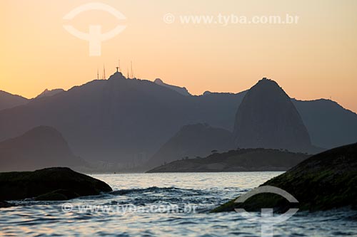  Assunto: Pôr do sol visto a partir de Camboinhas / Local: Rio de Janeiro (RJ) - Brasil / Data: 03/2014 