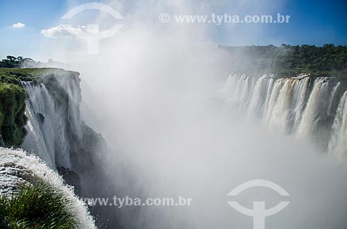  Assunto: Cataratas do Iguaçu no Parque Nacional do Iguaçu / Local: Foz do Iguaçu - Paraná (PR) - Brasil / Data: 04/2014 