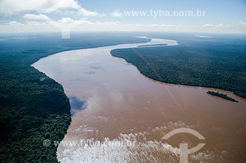  Assunto: Rio Iguaçu no Parque Nacional do Iguaçu / Local: Foz do Iguaçu - Paraná (PR) - Brasil / Data: 04/2014 