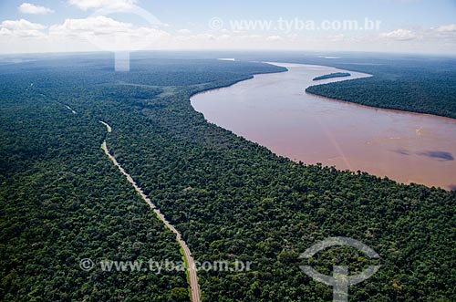  Assunto: Rio Iguaçu no Parque Nacional do Iguaçu / Local: Foz do Iguaçu - Paraná (PR) - Brasil / Data: 04/2014 