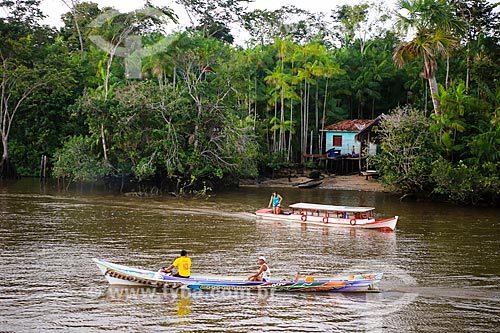  Assunto: Barcos no Rio Macujubim próximo a cidade de Breves / Local: Breves - Pará (PA) - Brasil / Data: 03/2014 