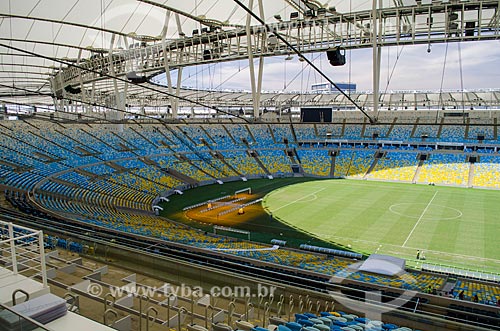  Assunto: Uso da máquina de iluminação artificial para fotossíntese do gramado no Estádio Jornalista Mário Filho (1950) - também conhecido como Maracanã / Local: Maracanã - Rio de Janeiro (RJ) - Brasil / Data: 05/2014 