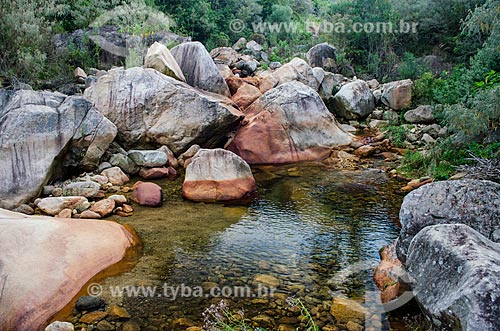  Assunto: Cachoeira na trilha para as Torres de Bonsucesso no Parque Estadual dos Três Picos / Local: Distrito de Bonsucesso - Teresópolis - Rio de Janeiro (RJ) - Brasil / Data: 05/2014 