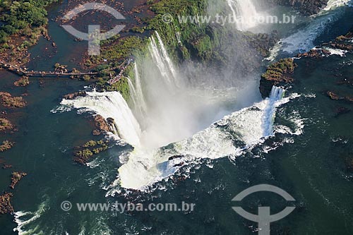  Assunto: Foto aérea das Cataratas do Iguaçu / Local: Foz do Iguaçu - Paraná (PR) - Brasil / Data: 05/2008 