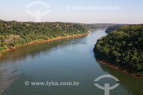  Assunto: Vista geral do Rio Paraná a partir da barragem da Usina Hidrelétrica Itaipu Binacional / Local: Foz do Iguaçu - Paraná (PR) - Brasil / Data: 05/2008 