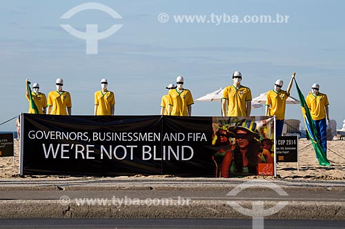  Manifestação contra os gastos da Copa do Mundo na Praia de Copacabana realizada pela ONG Rio de Paz  - Rio de Janeiro - Rio de Janeiro (RJ) - Brasil