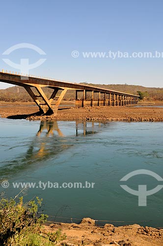  Rio Grande durante período de longa estiagem - Divisa natural entre os Estados de São Paulo e Minas Gerais  - Ouroeste - São Paulo (SP) - Brasil