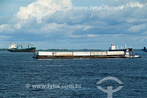  Balsa com contêiner  - Manaus - Amazonas (AM) - Brasil