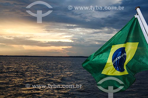  Pôr do sol no Rio Amazonas  - Manaus - Amazonas (AM) - Brasil