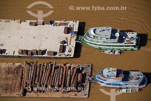  Foto aérea de balsa transportando madeira no Rio Madeira  - Porto Velho - Rondônia (RO) - Brasil