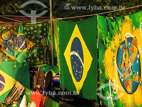  Bandeiras do Brasil durante a Copa do Mundo no Brasil  - Porto Alegre - Rio Grande do Sul (RS) - Brasil