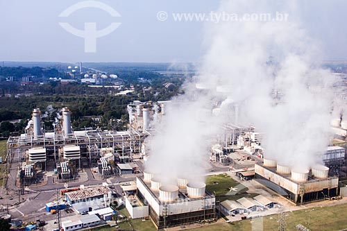  Emissão de gases na região industrial de Duque de Caxias  - Duque de Caxias - Rio de Janeiro (RJ) - Brasil