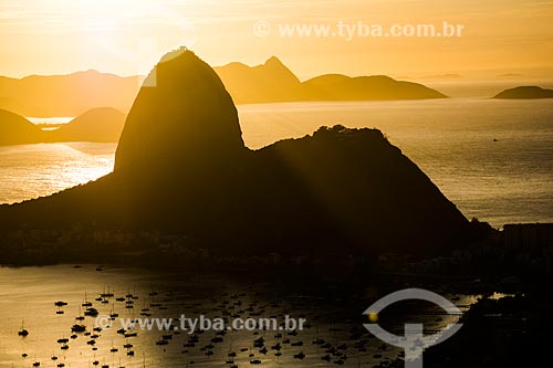  Vista do nascer do sol no Pão de Açúcar a partir do Mirante Dona Marta  - Rio de Janeiro - Rio de Janeiro (RJ) - Brasil