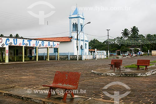  Praça na cidade de Salvaterra com a Igreja de Nossa Senhora das Dores (1911) ao fundo  - Salvaterra - Pará (PA) - Brasil