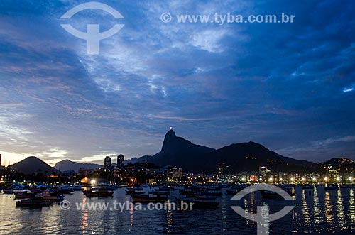  Pôr do sol com Morro do Corcovado e Cristo Redentor vistos da Mureta da Urca  - Rio de Janeiro - Rio de Janeiro (RJ) - Brasil