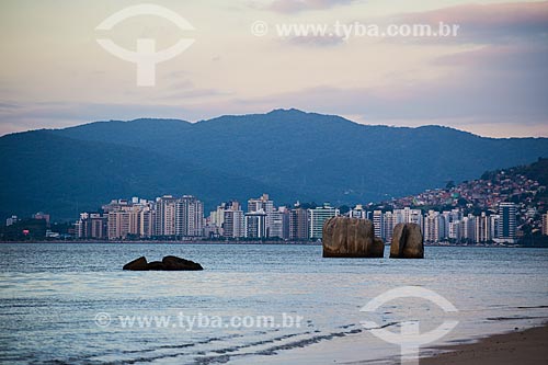  Vista de Florianópolis a partir da ilha de Santa Catarina  - Florianópolis - Santa Catarina (SC) - Brasil