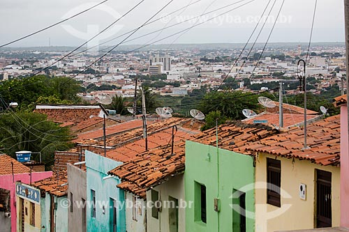  Casas na Colina do Horto com a cidade de Juazeiro do Norte ao fundo  - Juazeiro do Norte - Ceará (CE) - Brasil