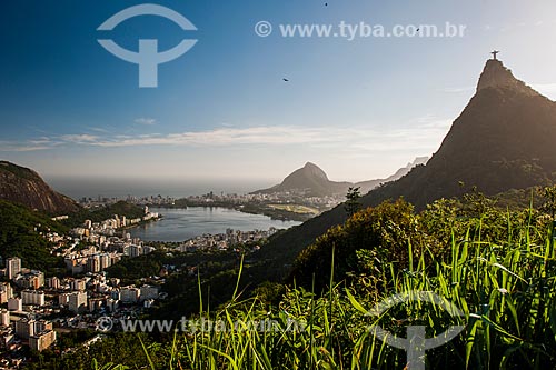  Lagoa Rodrigo de Freitas e Cristo Redentor vistos do Mirante Dona Marta  - Rio de Janeiro - Rio de Janeiro (RJ) - Brasil