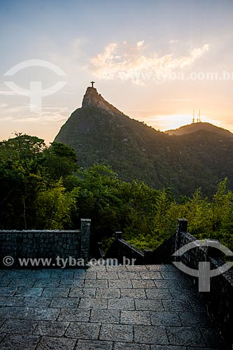  Pôr do sol no Cristo Redentor visto do Mirante Dona Marta  - Rio de Janeiro - Rio de Janeiro (RJ) - Brasil