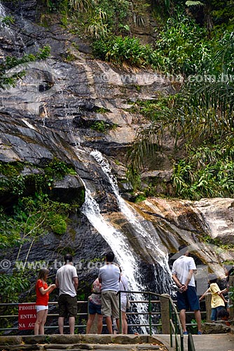  Turistas na Cascatinha Taunay no Parque Nacional da Tijuca  - Rio de Janeiro - Rio de Janeiro (RJ) - Brasil