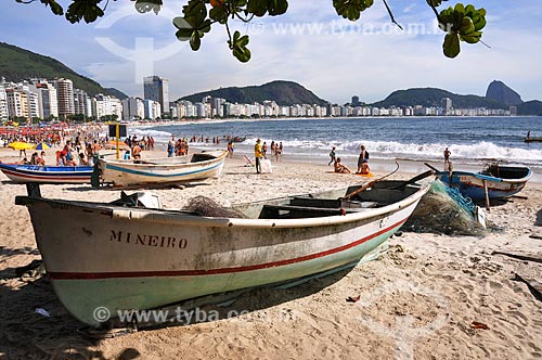  Barco na Colônia de pescadores Z-13 - no Posto 6 da Praia de Copacabana  - Rio de Janeiro - Rio de Janeiro (RJ) - Brasil