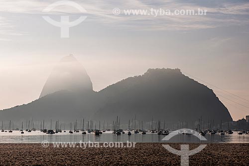  Nascer do sol na Praia de Botafogo com o Pão de Açúcar ao fundo  - Rio de Janeiro - Rio de Janeiro (RJ) - Brasil