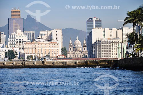  Vista da Igreja de Nossa Senhora da Candelária com prédios do centro do Rio de Janeiro a partir da Baía de Guanabara  - Rio de Janeiro - Rio de Janeiro (RJ) - Brasil