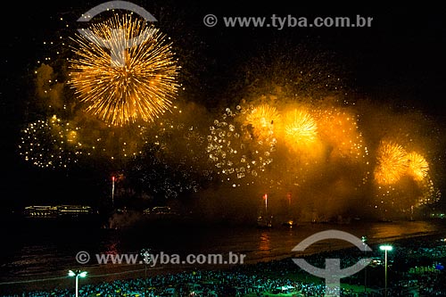  Fogos de artifício na Praia de Copacabana durante o réveillon 2011  - Rio de Janeiro - Rio de Janeiro (RJ) - Brasil