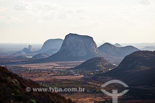  Morros no sertão do Ceará  - Quixadá - Ceará (CE) - Brasil