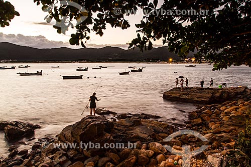  Pescador na Praia do Pântano do Sul  - Florianópolis - Santa Catarina (SC) - Brasil