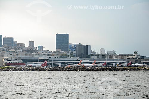  Vista do Aeroporto Santos Dumont a partir da Baía de Guanabara  - Rio de Janeiro - Rio de Janeiro (RJ) - Brasil