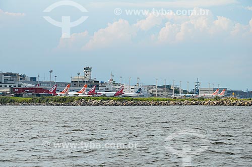  Vista do Aeroporto Santos Dumont a partir da Baía de Guanabara  - Rio de Janeiro - Rio de Janeiro (RJ) - Brasil