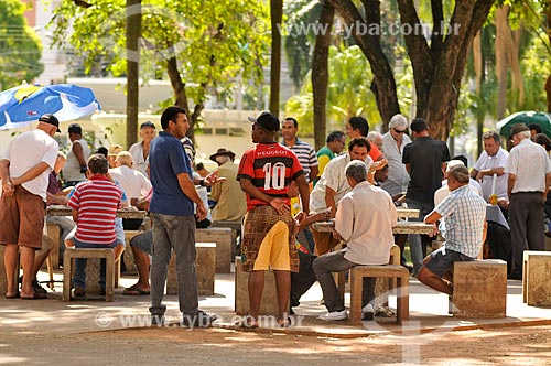  Aposentados na Praça 09 de Julho  - Presidente Prudente - São Paulo (SP) - Brasil